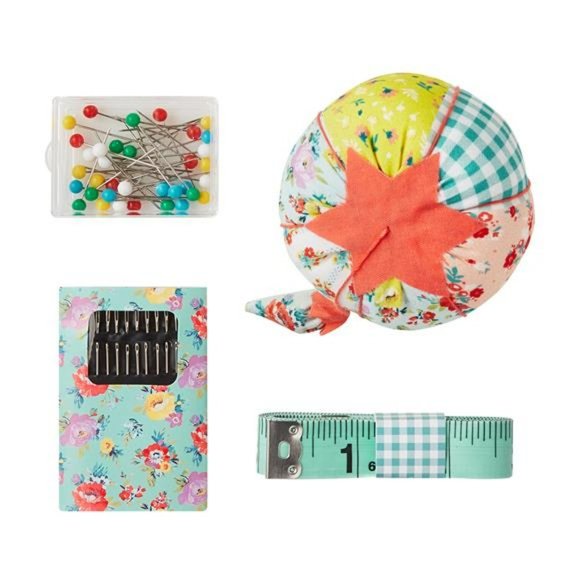 Sweet Romance Sewing Kit - Picture 4 of 5